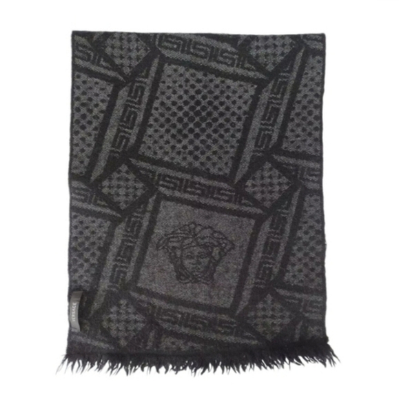 🏅Outstanding NWOT VERSACE MEDUSA WOOL SCARF🧵GIFT/copy - Picture 4 of 9
